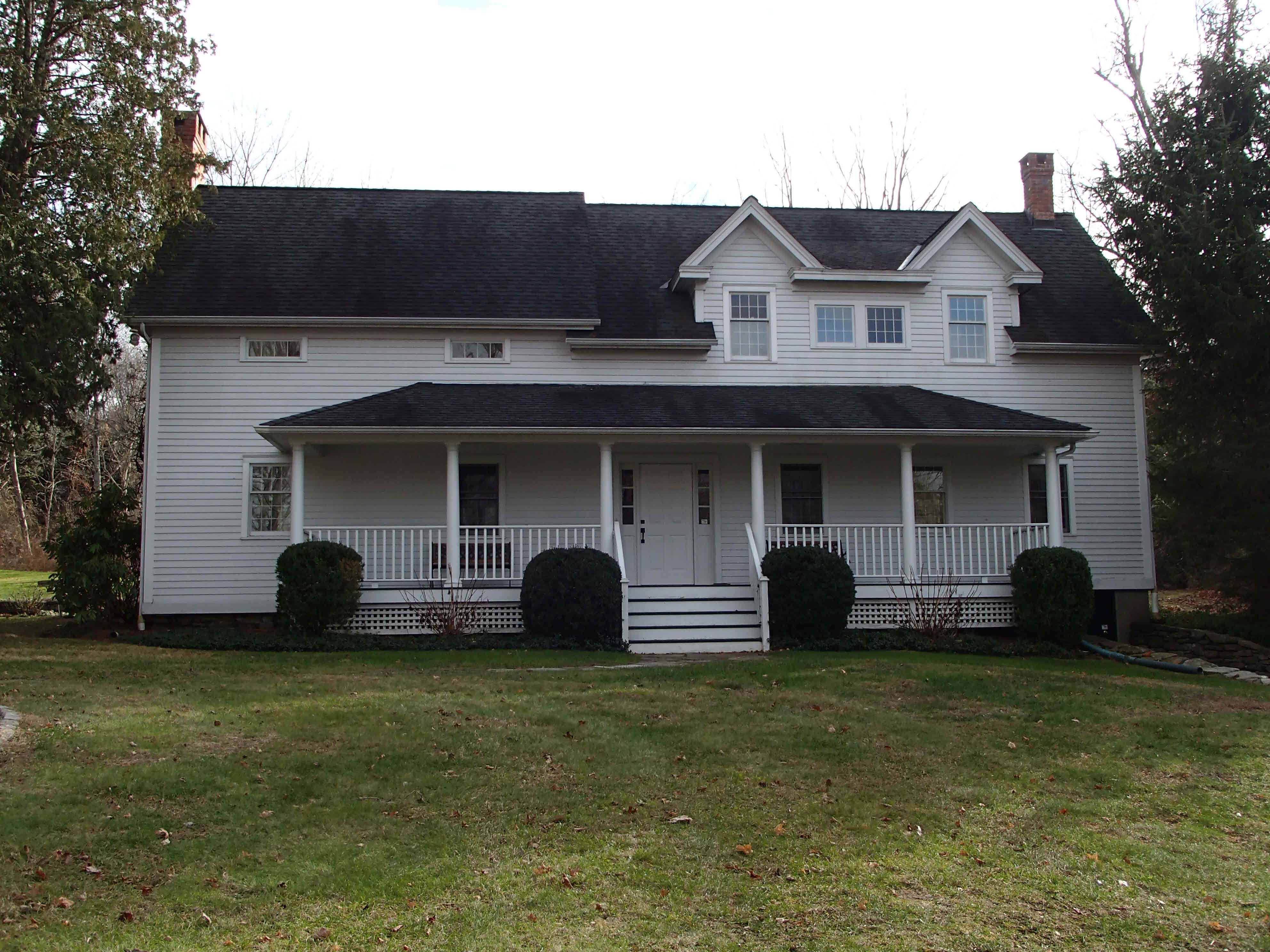 Building photograph for 127 CLAPBOARD RD